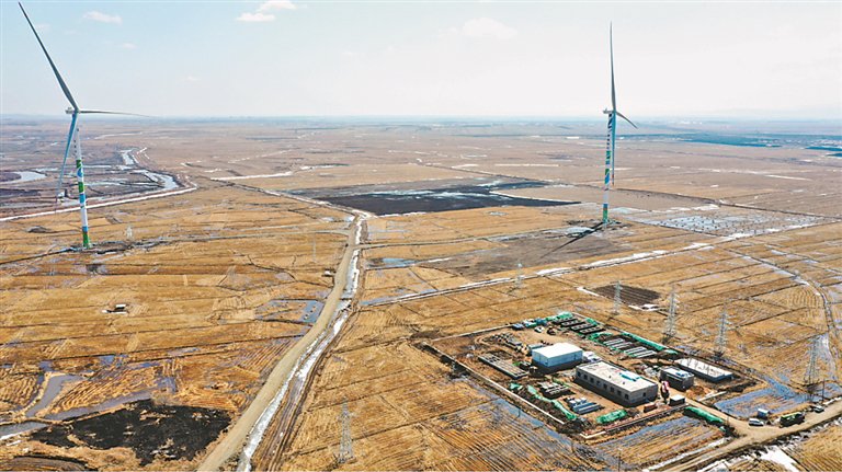 勃利縣200兆瓦風電制氫聯合運行示范項目施工現場。李奇曄攝